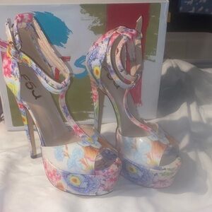 FSJ Multicolor Floral Platform Heels